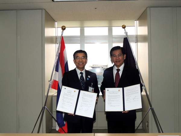 (IMG)Agreement of Memorandum of Understanding with the Office of the Basic Education Commission, Ministry of Education, Thailand